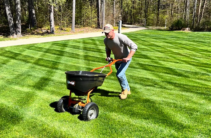 Lawn Care Fertilization Services